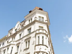 Pronájem bytu 2+1, Praha - Nové Město, Na Zderaze, 86 m2