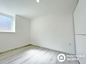 Pronájem bytu 2+kk, Brno, Živného, 34 m2