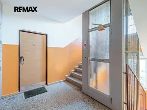 Pronájem bytu 1+1, Jindřichův Hradec, sídliště Vajgar, 42 m2