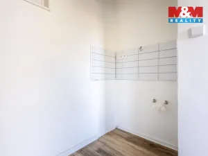 Pronájem obchodního prostoru, Nový Bor, Tržní náměstí, 53 m2