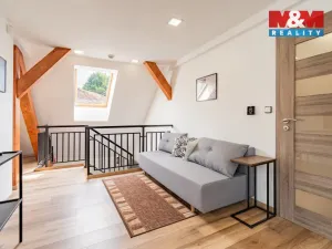 Pronájem atypického bytu, Hoštice, 60 m2
