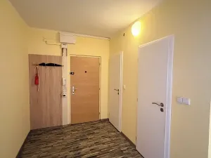 Pronájem bytu 2+1, Hradec Králové, třída Edvarda Beneše, 76 m2