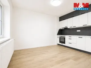 Prodej činžovního domu, Karlovy Vary - Tašovice, Česká, 200 m2