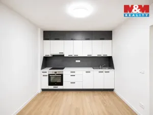 Prodej činžovního domu, Karlovy Vary - Tašovice, Česká, 200 m2