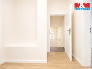 Prodej činžovního domu, Karlovy Vary - Tašovice, Česká, 200 m2