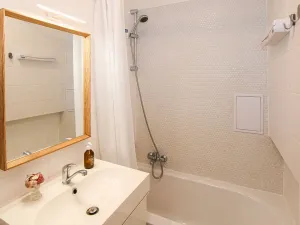 Pronájem bytu 1+kk, Praha - Vinohrady, Šrobárova, 28 m2
