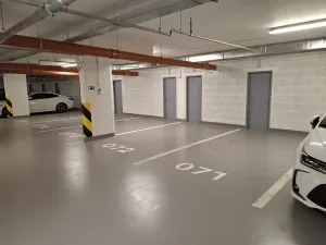 Pronájem garážového stání, Praha - Hloubětín, Poděbradská, 14 m2