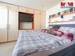 Prodej bytu 3+1, Cheb, Lomená, 60 m2