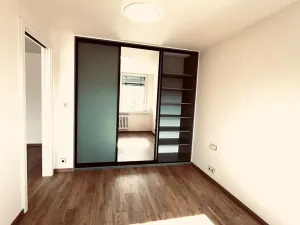 Pronájem bytu 2+kk, Praha - Kobylisy, Taussigova, 48 m2