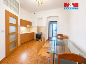 Pronájem bytu 1+1, Horažďovice, Mírové náměstí, 50 m2