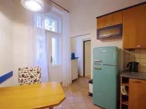 Pronájem bytu 1+1, Praha - Vinohrady, Polská, 45 m2