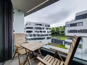 Pronájem bytu 1+kk, Praha - Karlín, U Sluncové, 33 m2