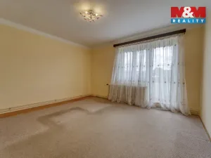 Prodej bytu 3+1, Strážov, 75 m2