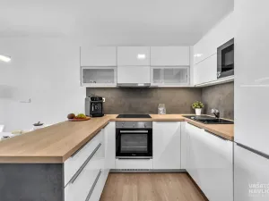 Pronájem bytu 3+kk, Lochenice, 103 m2