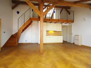 Pronájem atypického bytu, Praha - Karlín, Za Poříčskou bránou, 61 m2