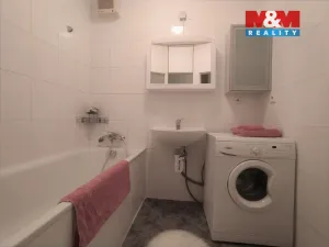 Pronájem bytu 2+kk, Praha, U kříže, 66 m2
