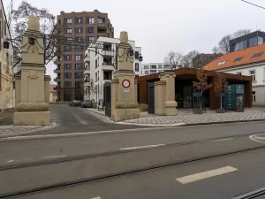 Pronájem garážového stání, Praha - Nusle, Muzikova, 12 m2
