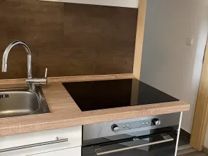 Pronájem bytu 2+1, Karlovy Vary, Moskevská, 60 m2