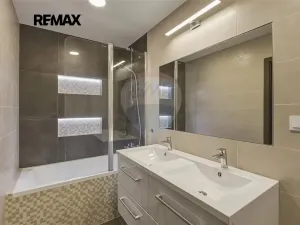 Prodej vícegeneračního domu, Vrané nad Vltavou, Ve Strouze, 182 m2