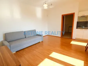 Pronájem bytu 1+kk, Praha - Stodůlky, Radouňova, 33 m2