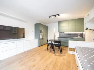 Pronájem bytu 1+kk, Praha, Milánská, 31 m2