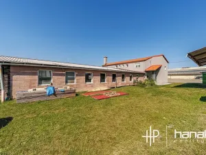 Prodej výrobních prostor, Dolany, 900 m2
