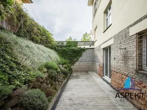 Pronájem bytu 1+1, Praha - Podolí, U podolského hřbitova, 30 m2