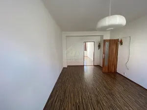 Pronájem bytu 2+1, Hrádek, 1. máje, 56 m2