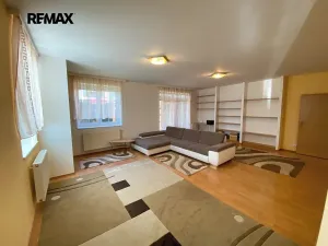 Pronájem bytu 3+kk, Vestec, Ve Stromkách, 110 m2