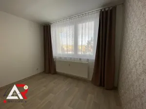 Prodej bytu 3+1, Hustopeče, Školní, 78 m2