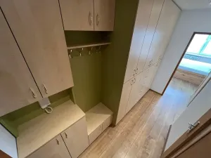 Pronájem bytu 2+kk, Praha - Kobylisy, Kyselova, 44 m2