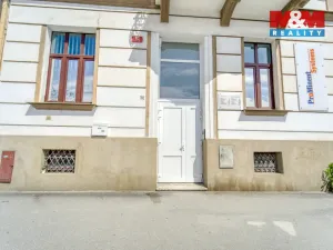 Pronájem kanceláře, Plzeň - Jižní Předměstí, Hálkova, 125 m2