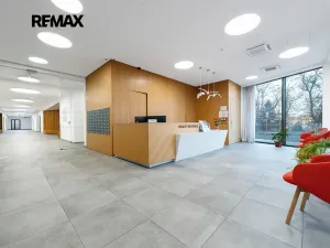 Pronájem garážového stání, Praha - Smíchov, Kobrova, 15 m2
