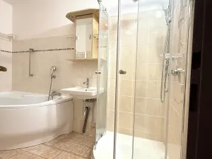 Pronájem bytu 2+1, Krnov, Albrechtická, 60 m2