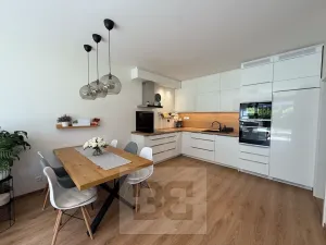 Pronájem bytu 2+kk, Praha - Modřany, Na Komořsku, 59 m2