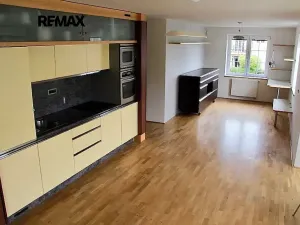 Pronájem bytu 2+kk, Vestec, Ve Stromkách, 106 m2