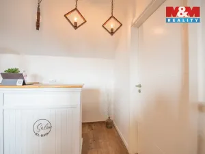 Pronájem obchodního prostoru, Hradec Králové - Kukleny, Pražská třída, 23 m2