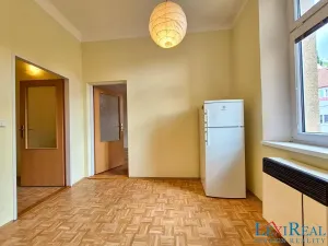 Pronájem bytu 1+1, Praha - Podolí, Podolská, 36 m2