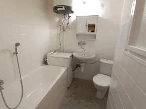 Pronájem bytu 2+kk, Praha - Bubeneč, Raisova, 41 m2