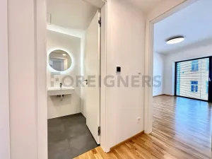 Pronájem bytu 2+kk, Praha - Smíchov, Kmochova, 55 m2