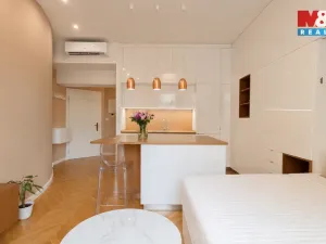 Pronájem bytu 1+kk, Praha - Holešovice, Šimáčkova, 35 m2