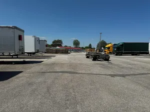 Pronájem komerčního pozemku, Holubice, 4000 m2