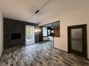 Prodej bytu 3+1, Jičín, Komenského náměstí, 86 m2