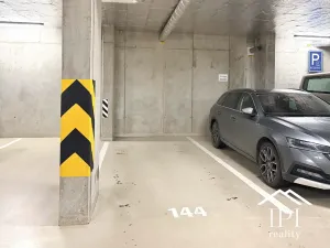 Pronájem garážového stání, Praha - Michle, V dolině, 19 m2