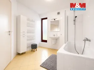 Pronájem bytu 2+kk, Mladé Buky, 48 m2