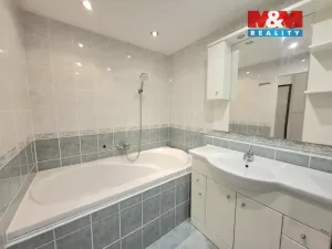 Pronájem bytu 4+1, Praha - Modřany, Vazovova, 87 m2