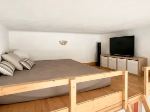 Pronájem bytu 1+kk, Praha - Košíře, Vrchlického, 27 m2