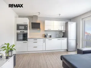 Prodej rodinného domu, Praha - Sobín, Brňovská, 215 m2