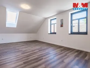 Prodej rodinného domu, Kamenice nad Lipou, Dobšova, 210 m2