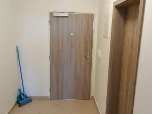 Pronájem bytu 1+kk, Praha - Letňany, Hlučkova, 34 m2